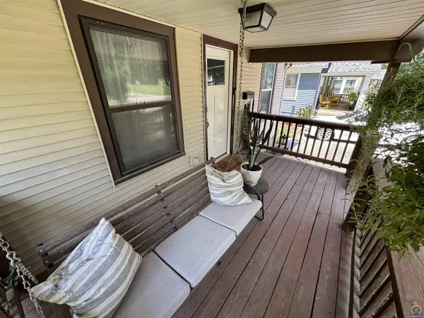 708 S Poplar ST, Ottawa, KS 66067