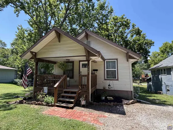 708 S Poplar ST, Ottawa, KS 66067