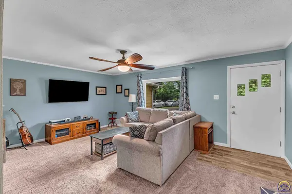 3925 N Kansas AVE, Topeka, KS 66617