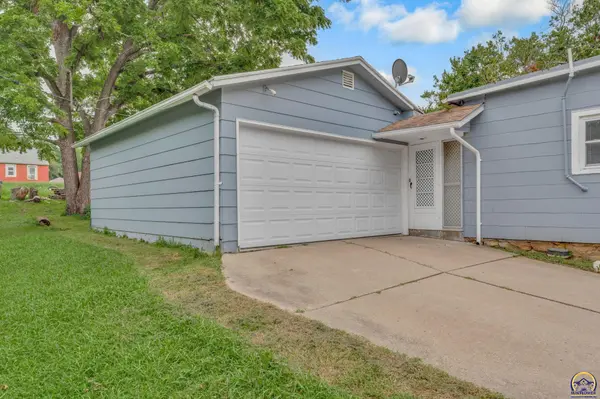2622 SE Adams St, Topeka, KS 66605