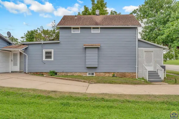 2622 SE Adams St, Topeka, KS 66605