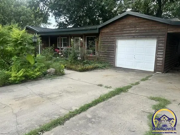 307 Westview RD, Mclouth, KS 66054