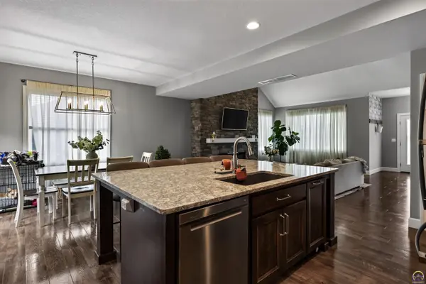 3608 NW 53rd Ter, Topeka, KS 66618