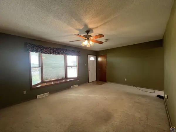 4140 SE Shawnee Heights RD, Tecumseh, KS 66542