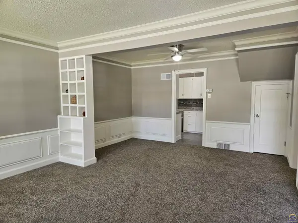 1140 SW Collins AVE, Topeka, KS 66604