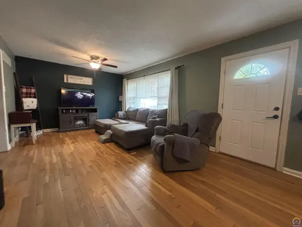 2300 SW Indian Trail, Topeka, KS 66614