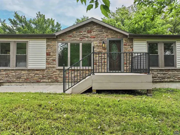508 NW 62nd St, Topeka, KS 66617