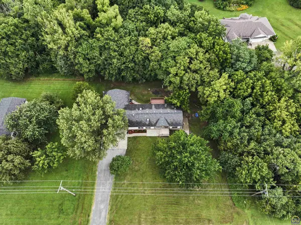 508 NW 62nd St, Topeka, KS 66617