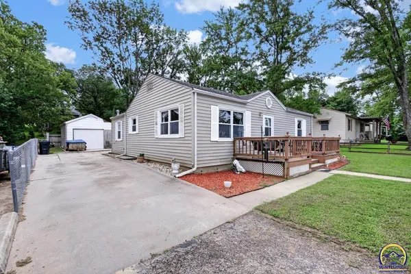 918 Forest AVE, Holton, KS 66436