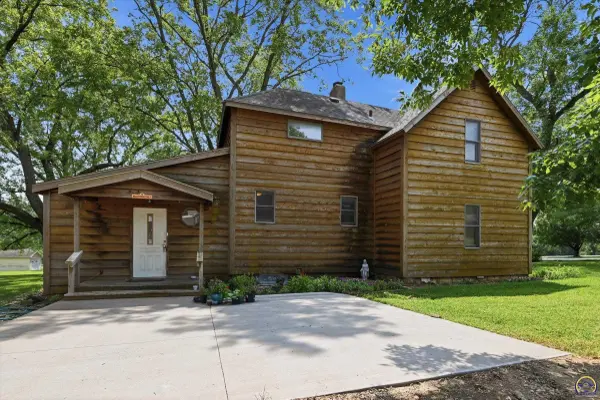 3022 NW Rochester RD, Topeka, KS 66617