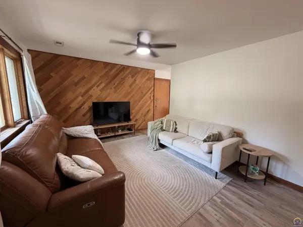 4201 SW 33rd TER, Topeka, KS 66614