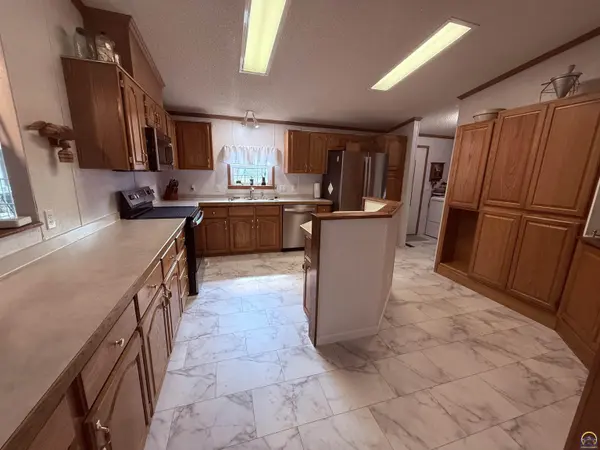 229 S Mission ST, Council Grove, KS 66846