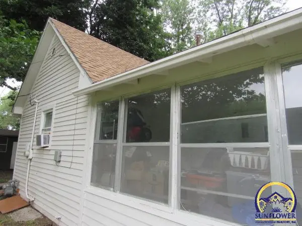 733 NE Winfield AVE, Topeka, KS 66616