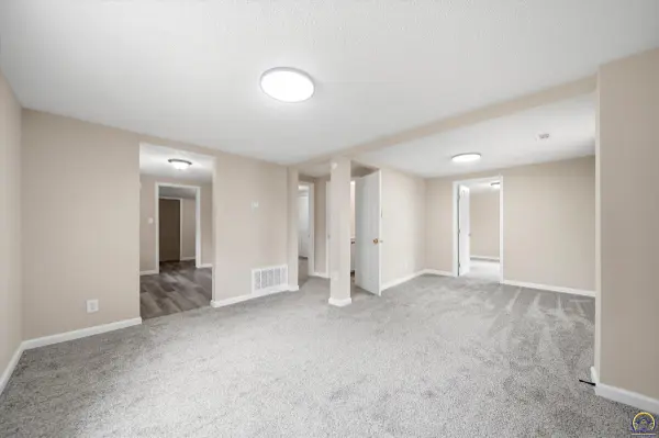 2543 SE Wisconsin AVE, Topeka, KS 66605