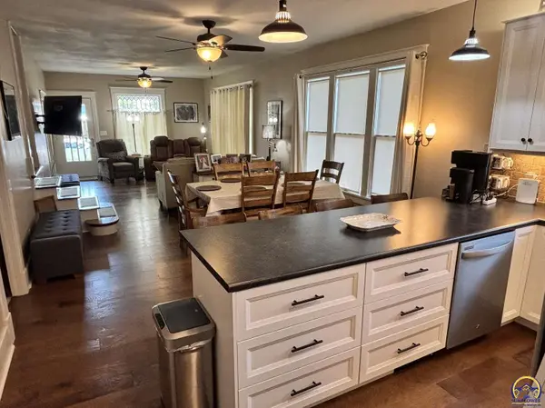 313 Cherry, Cottonwood Falls, KS 66845