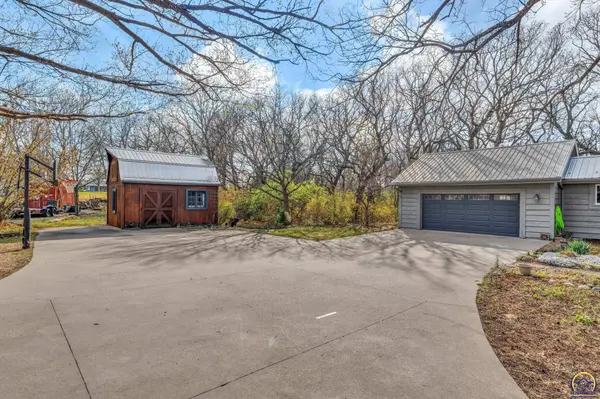 2331 SE Libra AVE, Topeka, KS 66605