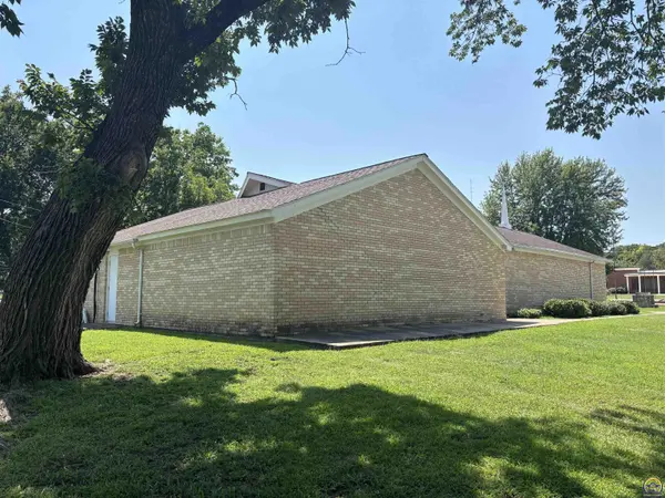 202 S 3rd ST, Madison, KS 66860
