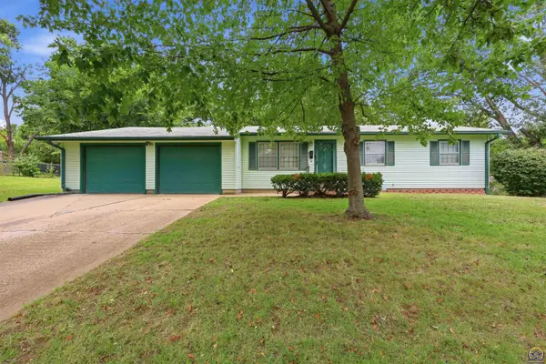 3330 SW 30th Ter, Topeka, KS 66614