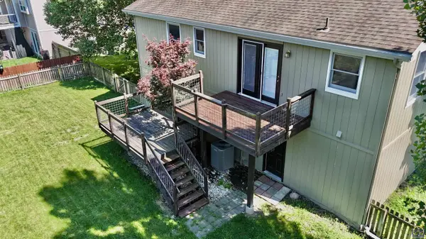 33124 W 87th Terr, De Soto, KS 66018