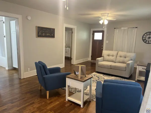 210 SW Kendall AVE, Topeka, KS 66606