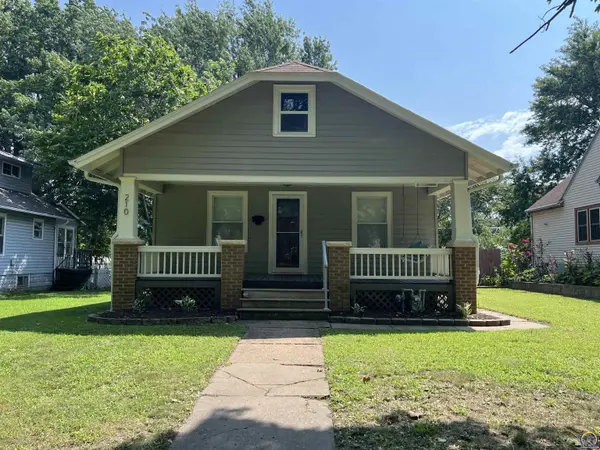 210 SW Kendall AVE, Topeka, KS 66606