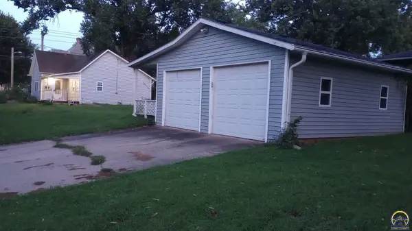 217 W 6th St, Holton, KS 66436