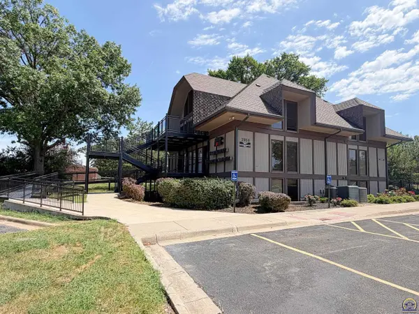 2914 SW Plass Ct #Suite A & B, Topeka, KS 66611