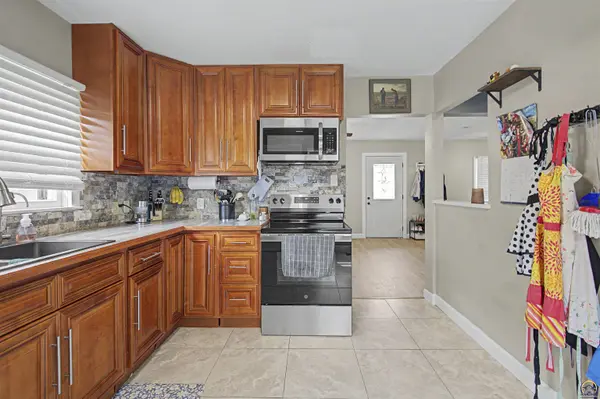 304 Walnut ST, Wamego, KS 66547