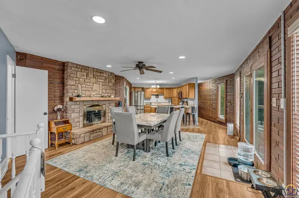7685 Comanche RD, Meriden, KS 66512