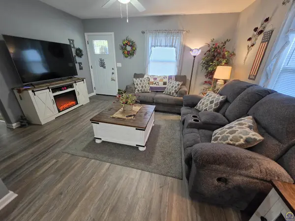 835 SW Frazier AVE, Topeka, KS 66606