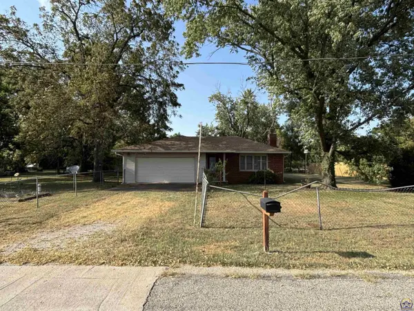 906 W Mulberry ST, Chanute, KS 66720