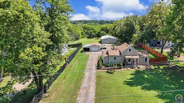 528 Whitfield, Lecompton, KS 66050