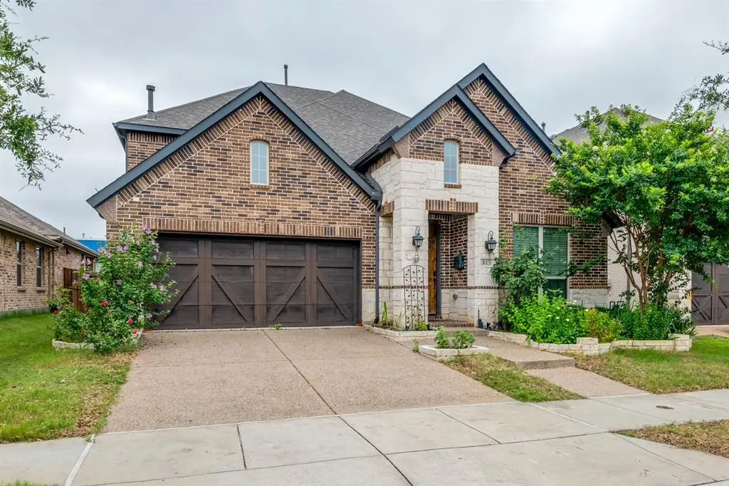 813 Warwick Boulevard, Lewisville, TX 75056