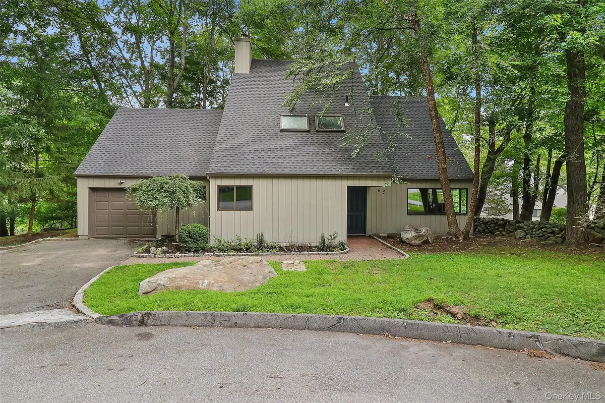 69 Mitchell RD, Somers, NY 10589