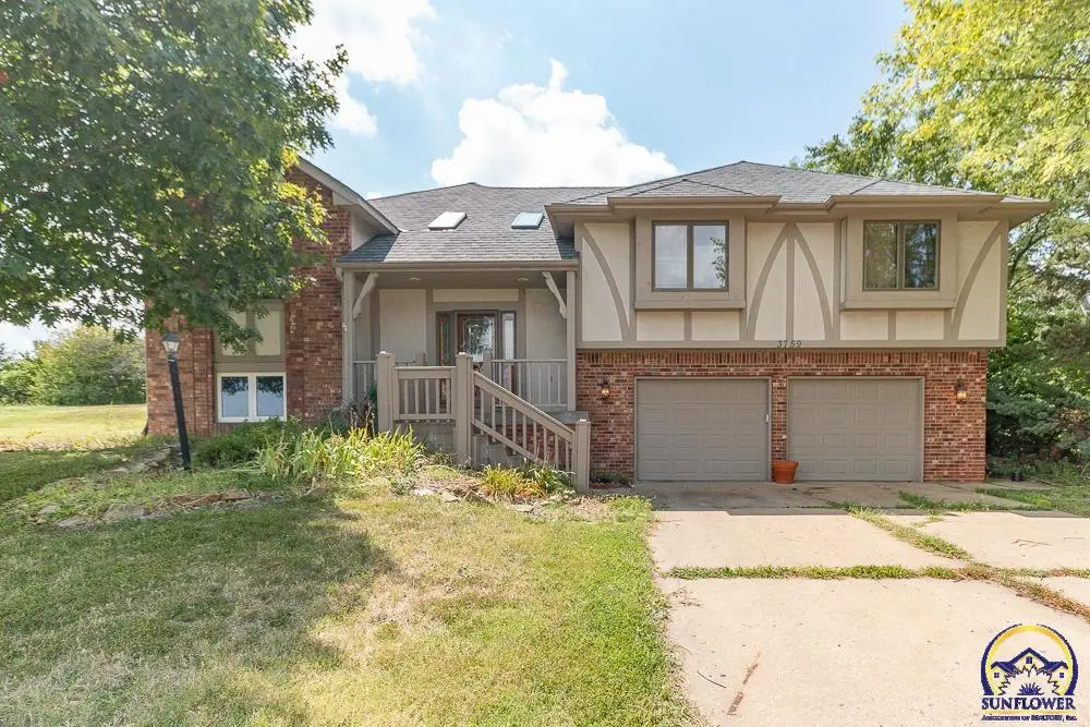 3759 SW Summerfield DR, Topeka, KS 66610