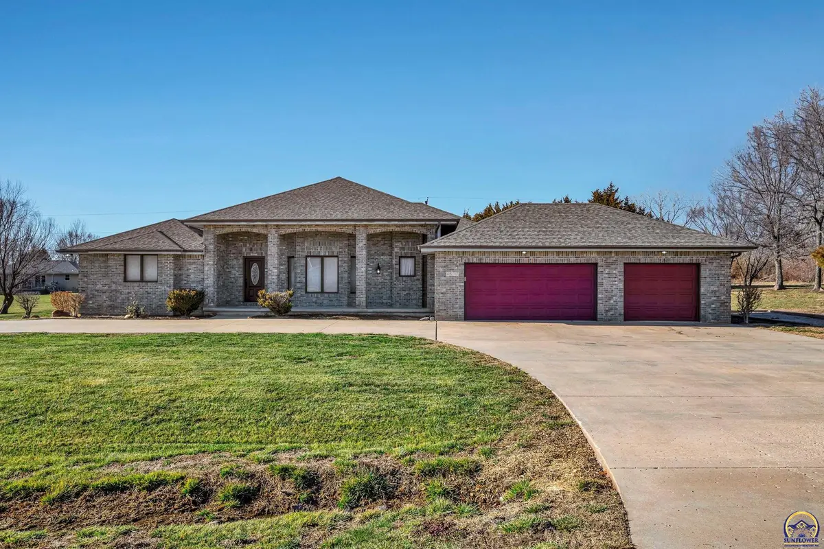 4617 SE Croco RD, Berryton, KS 66409