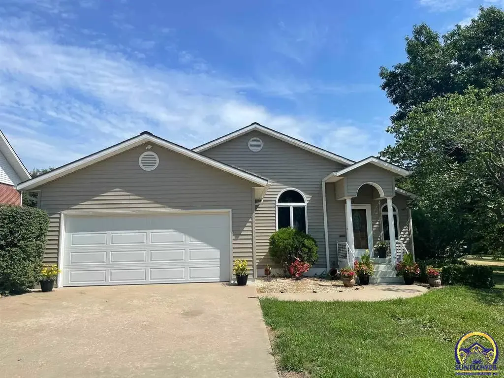 240 Fairway DR, Council Grove, KS 66846