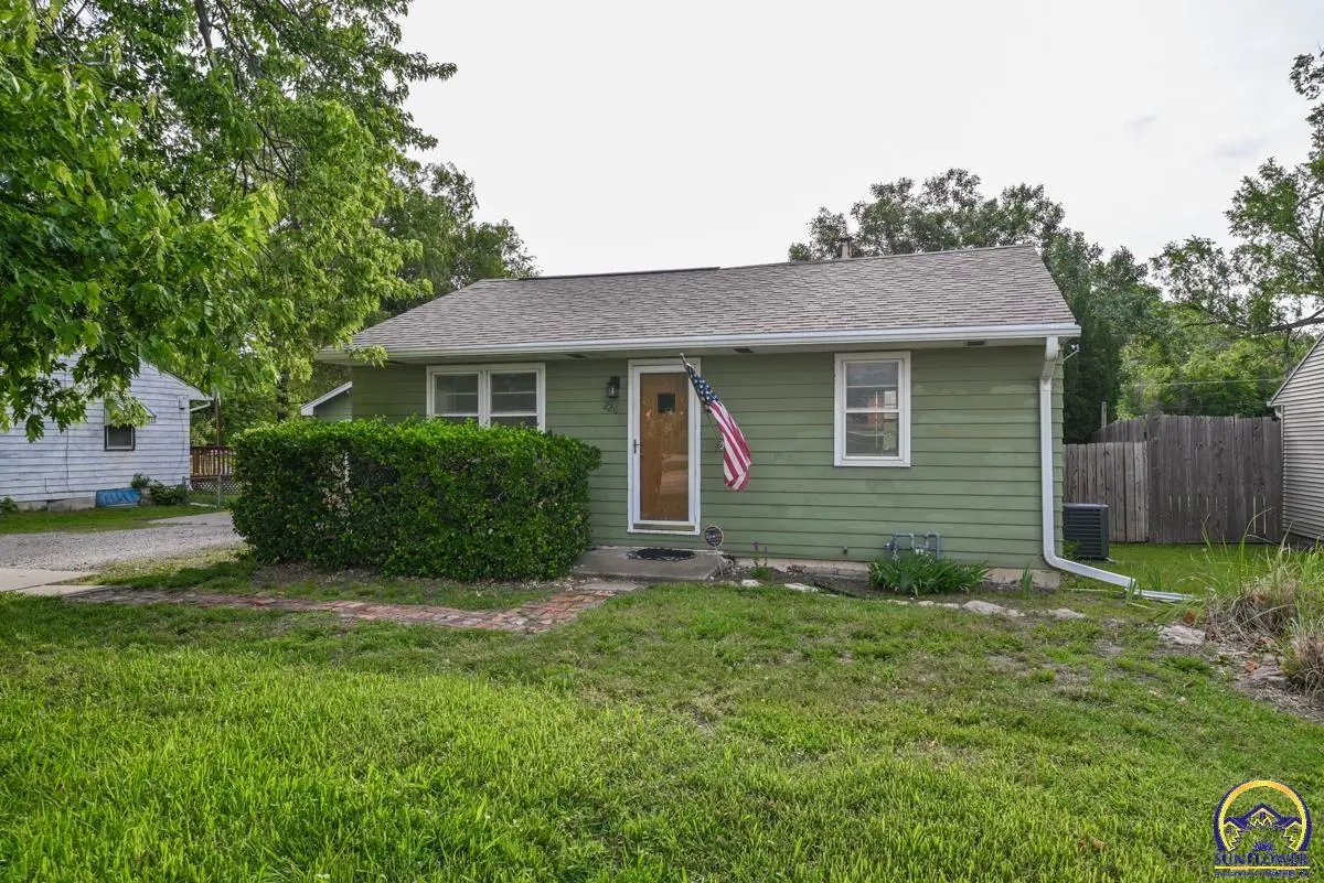 226 SW MacVicar AVE, Topeka, KS 66606