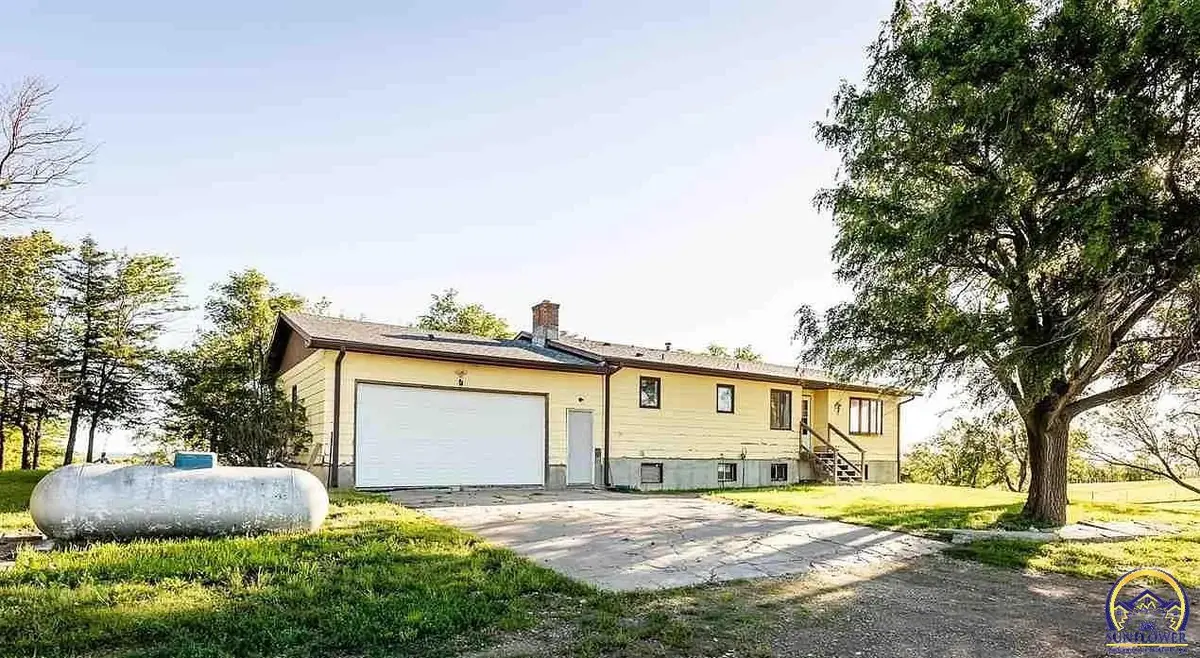 32502 Pavillion Rd, Alma, KS 66401