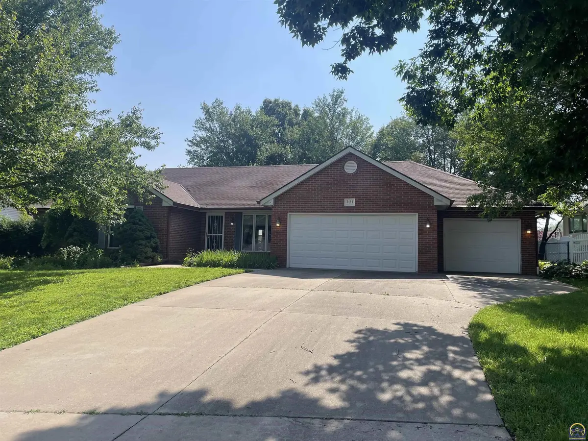 2434 SE Cuvier ST, Tecumseh, KS 66542