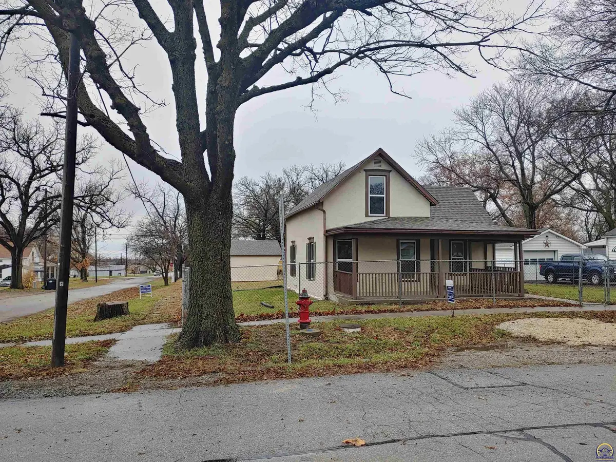 106 Winchester ST, Winchester, KS 66097