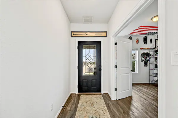 201 Greenthread DR, Liberty Hill, TX 78642
