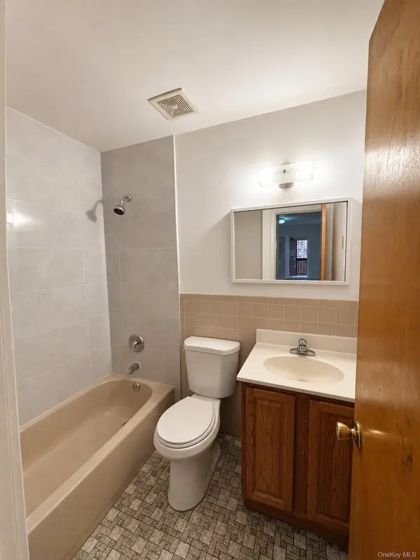 5831 136th ST, Flushing, NY 11355
