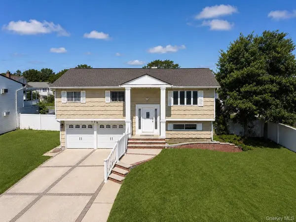 138 Spring ST, Massapequa, NY 11758