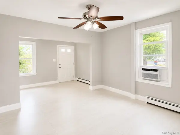 199 Terrell AVE, Oceanside, NY 11572