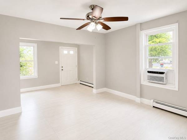 199 Terrell AVE, Oceanside, NY 11572