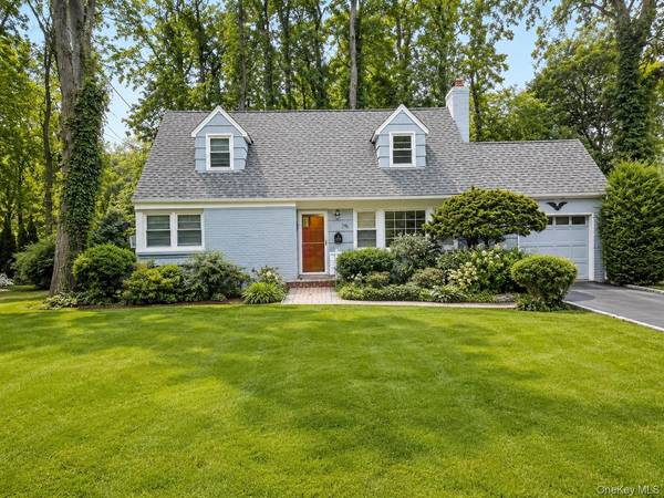258 Steamboat RD, Great Neck, NY 11024