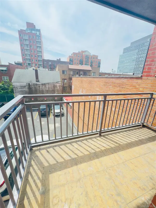14228 37th AVE #3D, Flushing, NY 11354