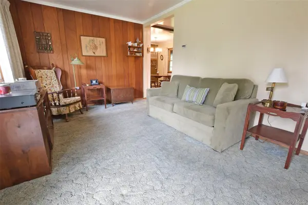 24 Island BLVD, Bohemia, NY 11716