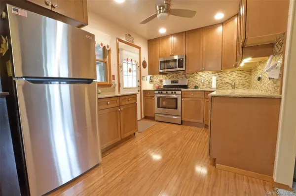 24 Island BLVD, Bohemia, NY 11716